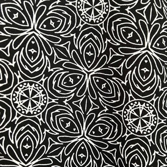 NWT LuLaRoe Randy Black White Gray 3/4 Sleeve Geometric Top Tee T-Shirt 3X NEW - Picture 3 of 7